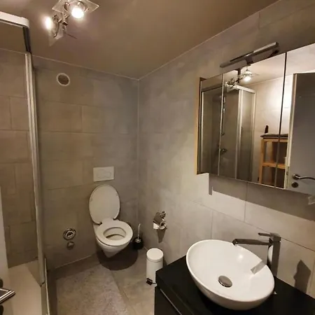 Modern With Mezzanine 住宿加早餐酒店 *