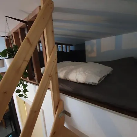 Modern With Mezzanine Bed and breakfast Le Mont-Sur-Lausanne